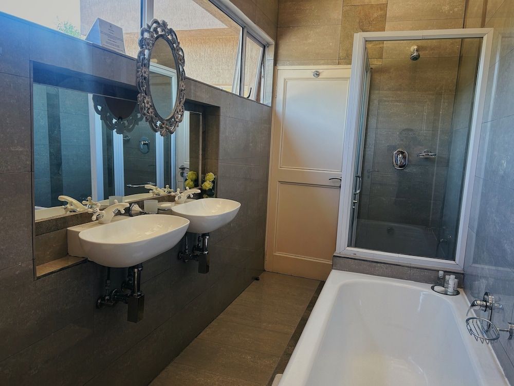 Villa Simonne Deluxe Rooms 11