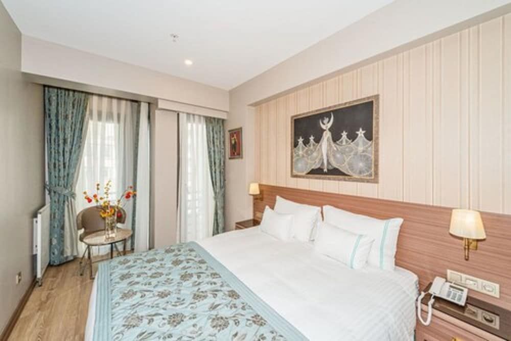 Taximist Hotel Deluxe Double Room 4