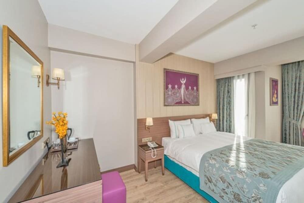 Taximist Hotel Deluxe Double Room 8