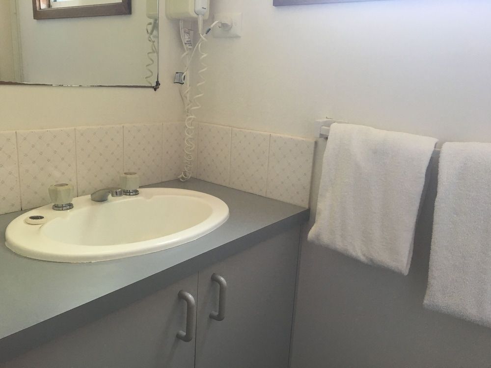 Airport Tourist Village Melbourne Deluxe 2 Bedroom Villa 5