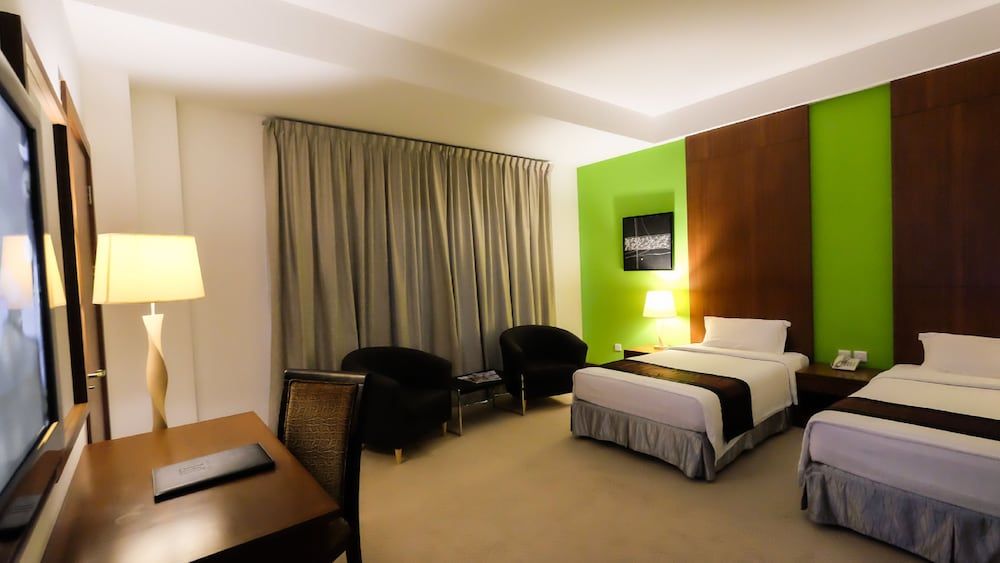 Times Hotel Standard Room, Queen or 2 Single Beds 6