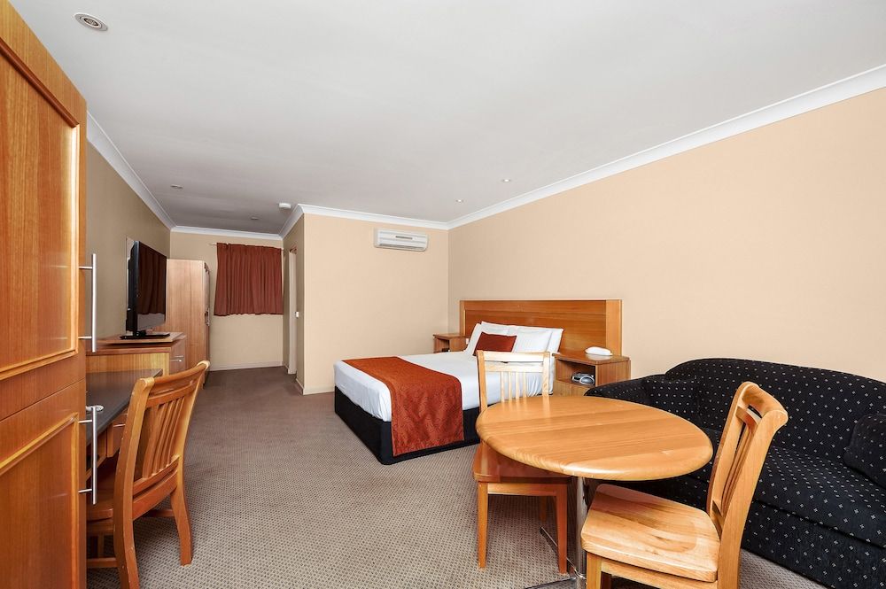 Sunseeker Motor Inn Executive Queen