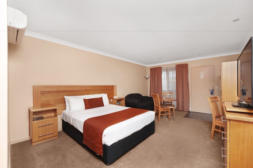 Sunseeker Motor Inn Executive Queen 2