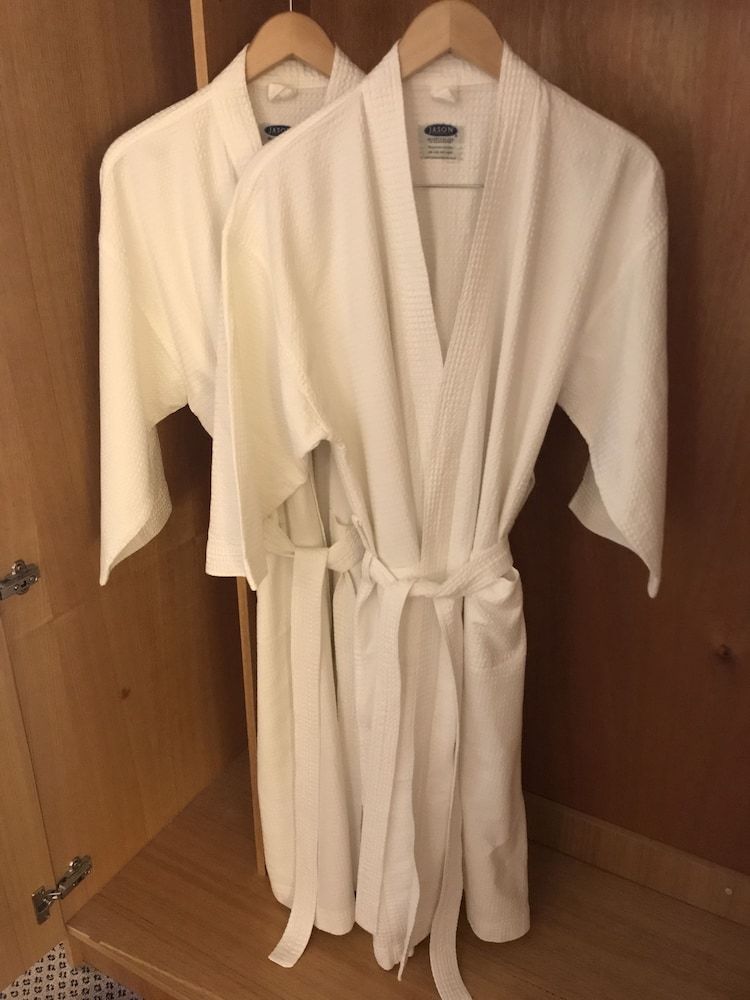 Sunseeker Motor Inn Standard Room with Bath 4