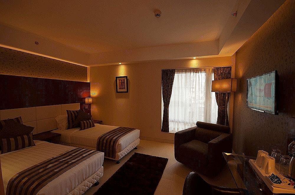 Celesta Kolkata Deluxe Room 5
