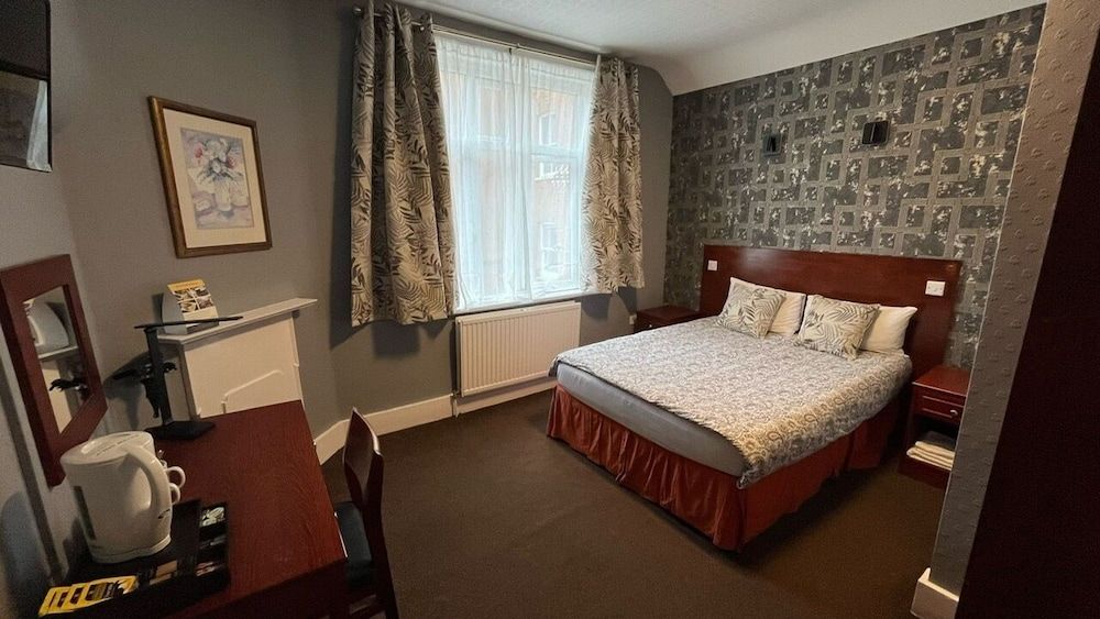 Charlotte Guest House Double Room, Ensuite 5