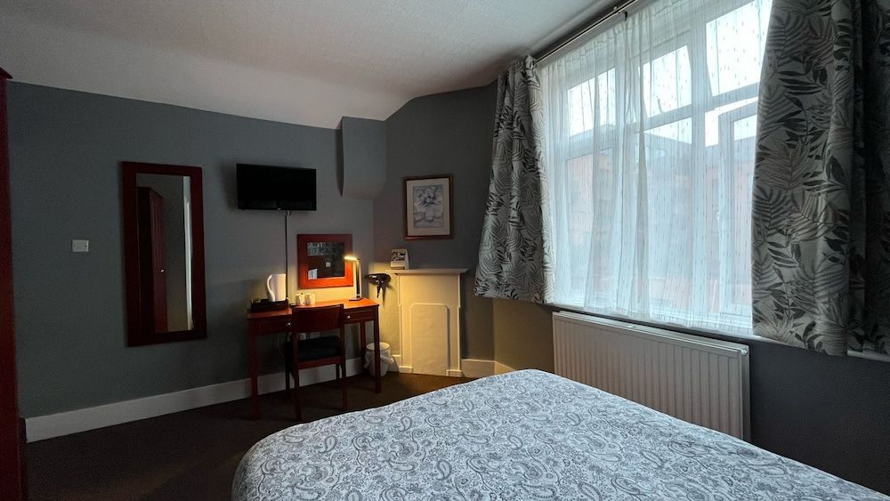 Charlotte Guest House Double Room, Ensuite 6