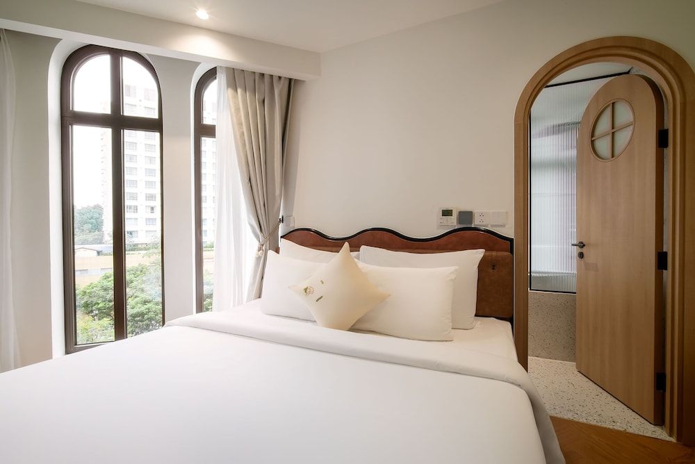undefined Me Saigon Boutique Hotel 5