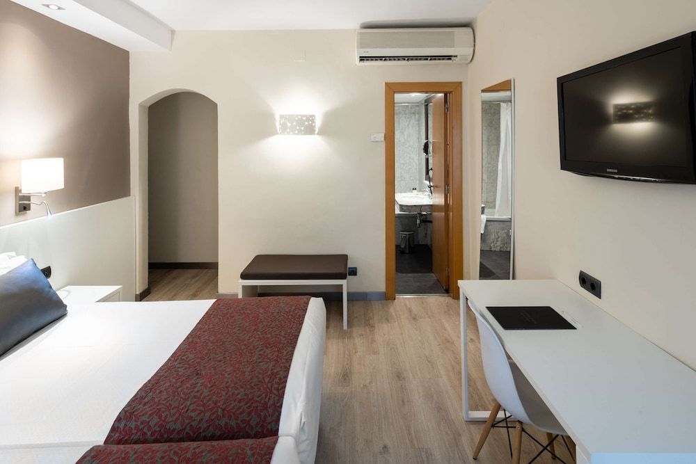 Catalonia Castellnou Double or Twin Room 5