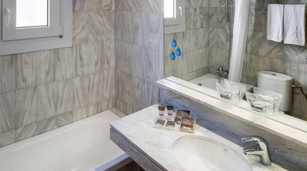 Catalonia Castellnou Double or Twin Room 4