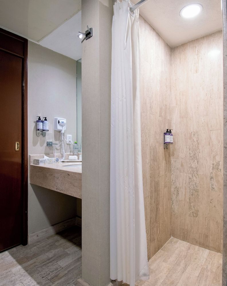 Hotel Plaza Genova Centro Standard Double Room 9