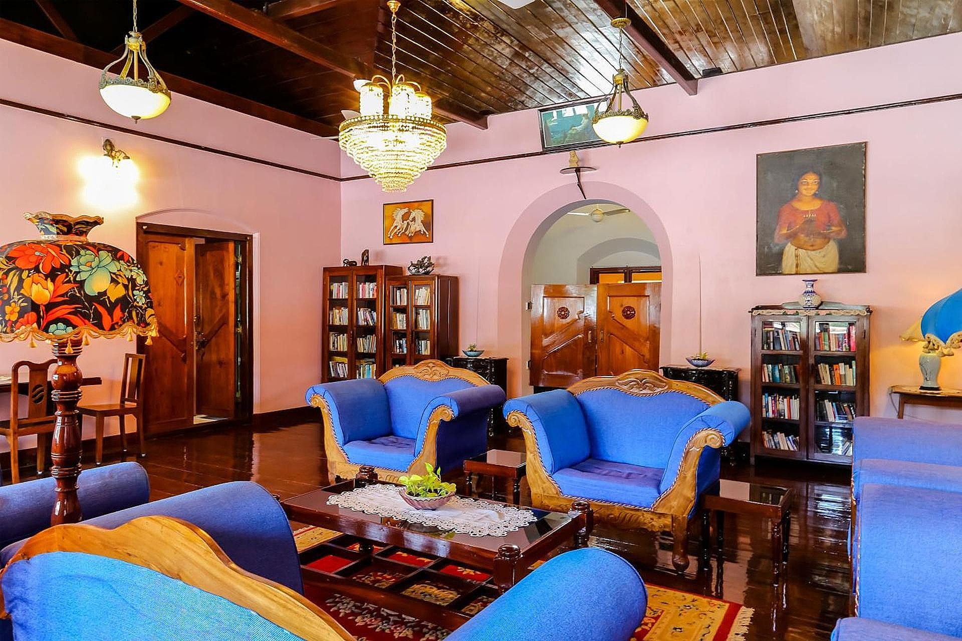 Shared lounge/TV area