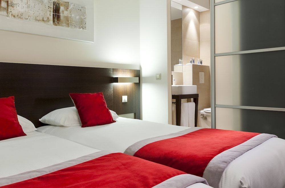 Standard Room, 2 Twin Beds, City View