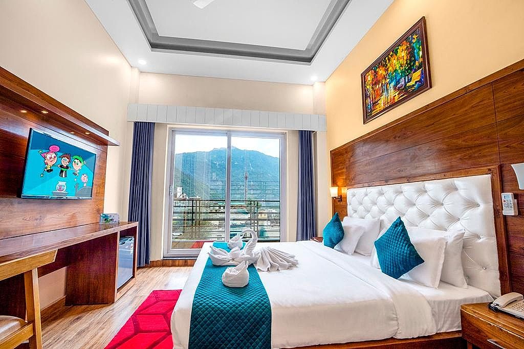 Divine Lakshmi Ganga by 7 Elements Club Room with Balcony 4