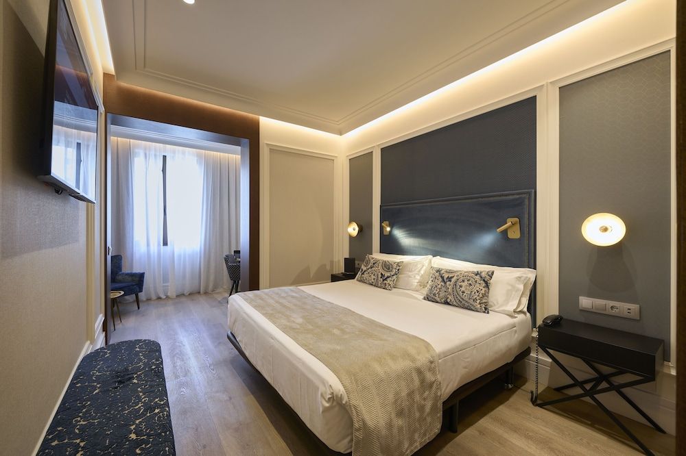 undefined Catalonia Plaza Cataluña 2