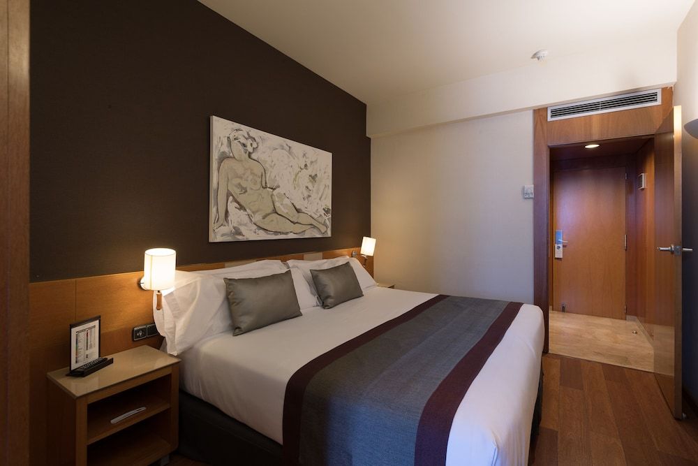 Catalonia Plaza Cataluña Double Room 3