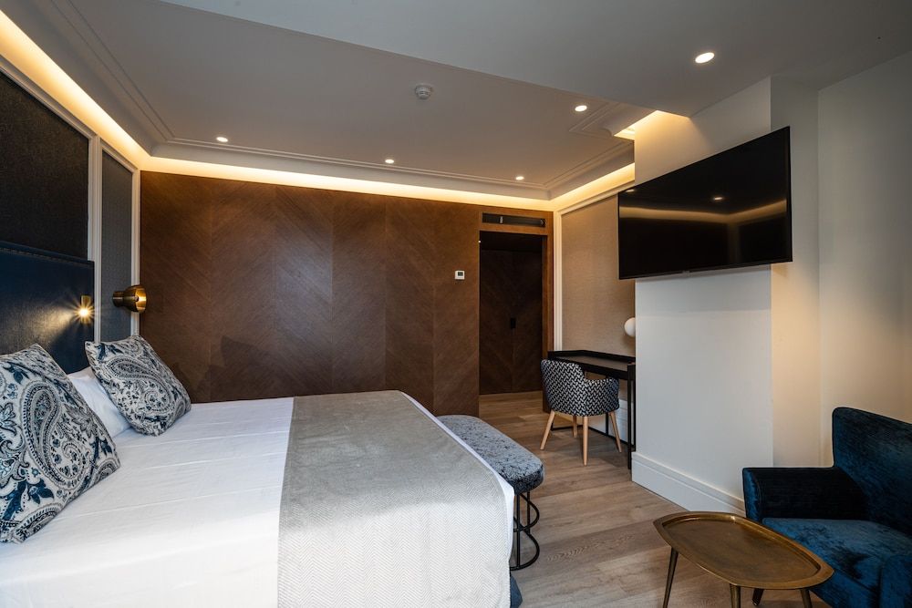 undefined Catalonia Plaza Cataluña 5