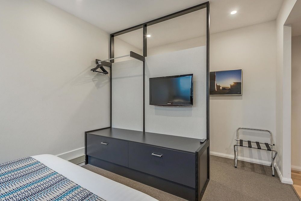 Mantra One Sandy Bay Road Apartment, 1 Bedroom 5