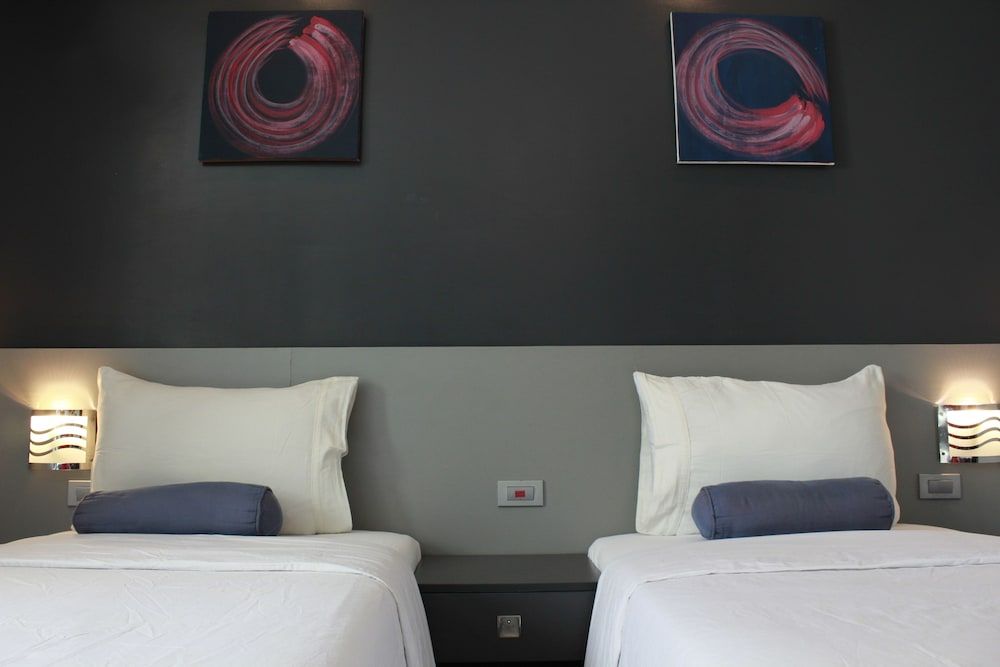 Leez Inn Malate Standard Room