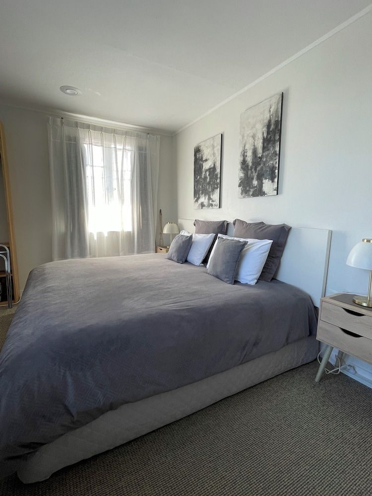 Bavaria Boutique Hotel Deluxe Room, 1 King Bed 8