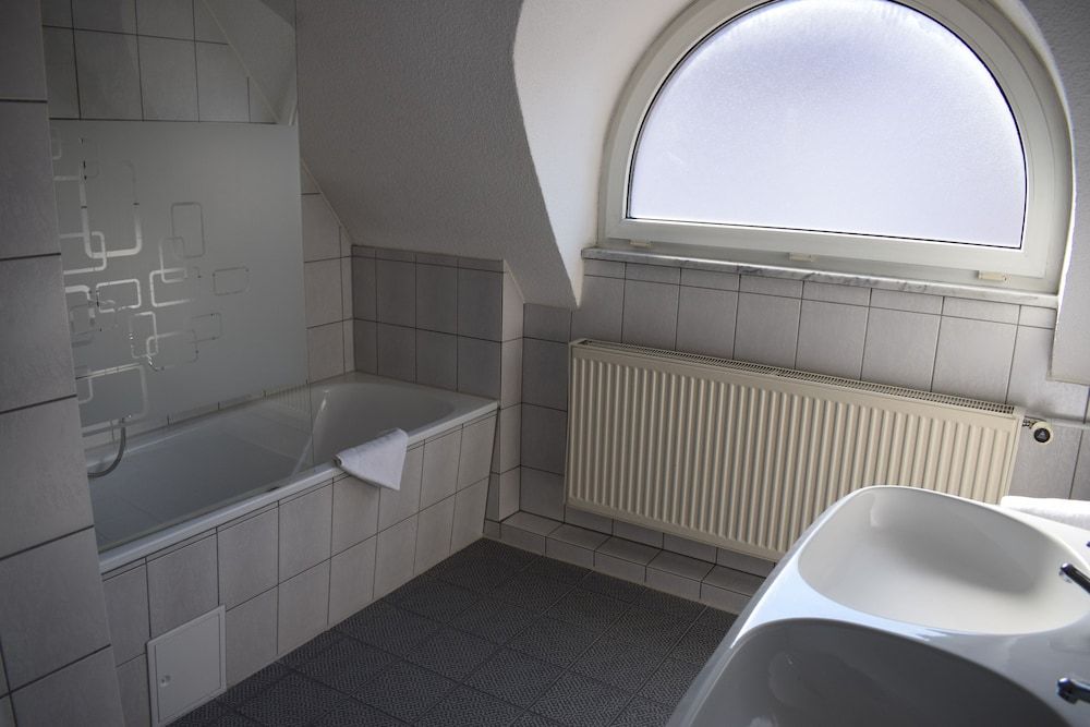 Hotel Avenue Junior Suite 6