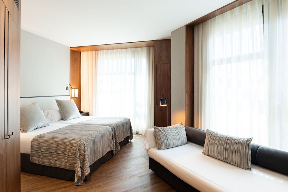 Premium Triple Room (2 adults + 1 children)
