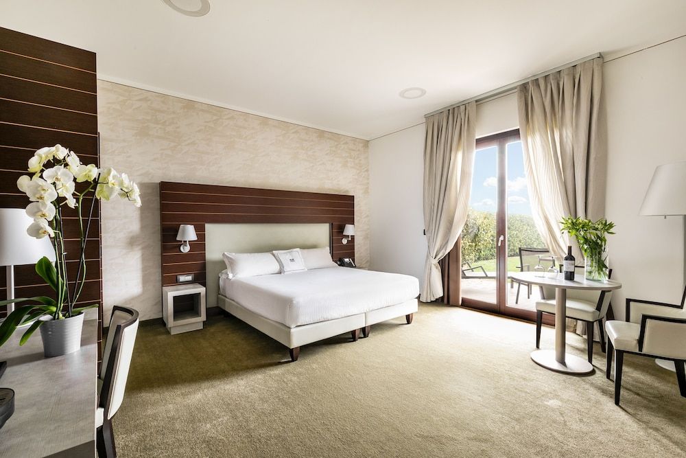 Palazzo di Varignana Resort & SPA Deluxe Room (Private Garden)