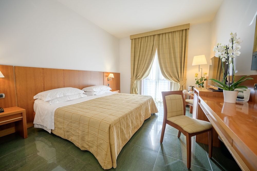 Hotel dei Principati Superior Triple Room 2