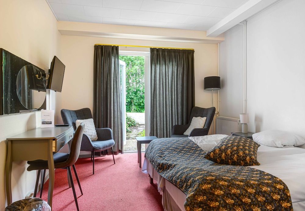 Hotel Menstrup Kro Classic Double Room, Patio 4