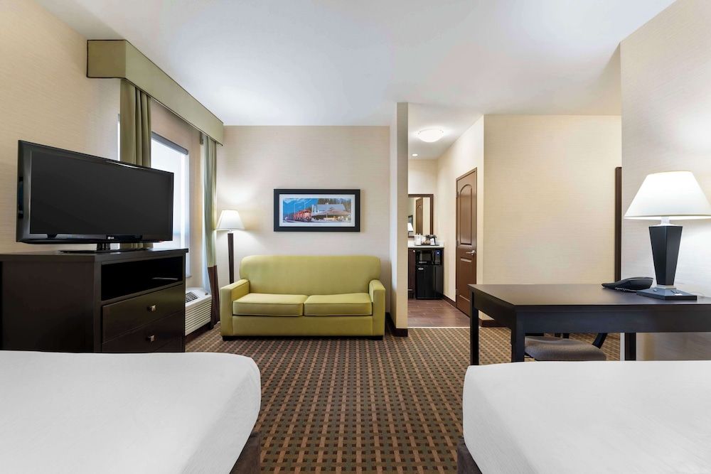 Standard Room, 2 Queen Beds, Non Smoking, Refrigerator & Microwave