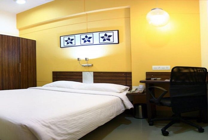Ginger Trivandrum Standard Double Room 4