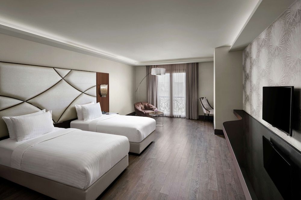 Family Room, Connecting Rooms