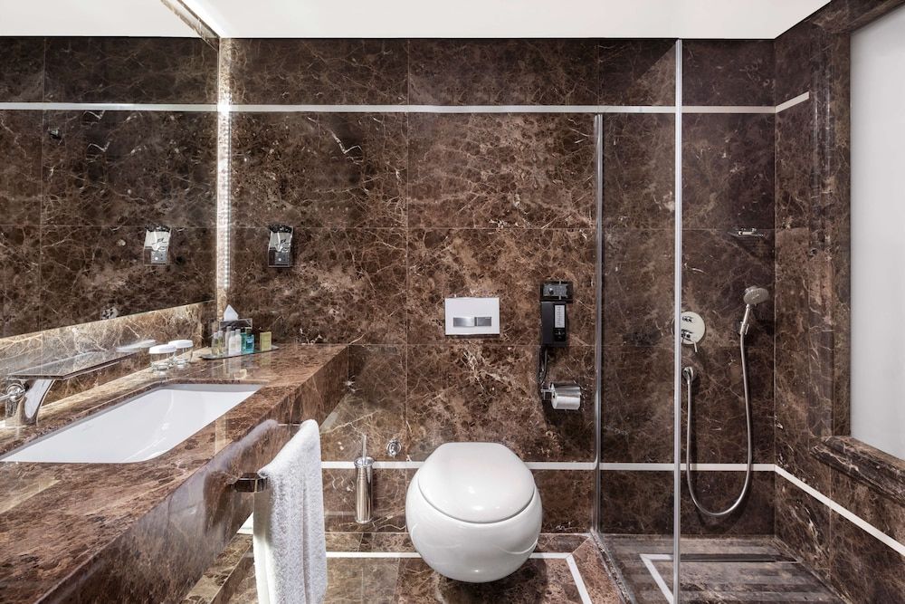 DoubleTree By Hilton Istanbul Gayrettepe Room, 2 Twin Beds 4