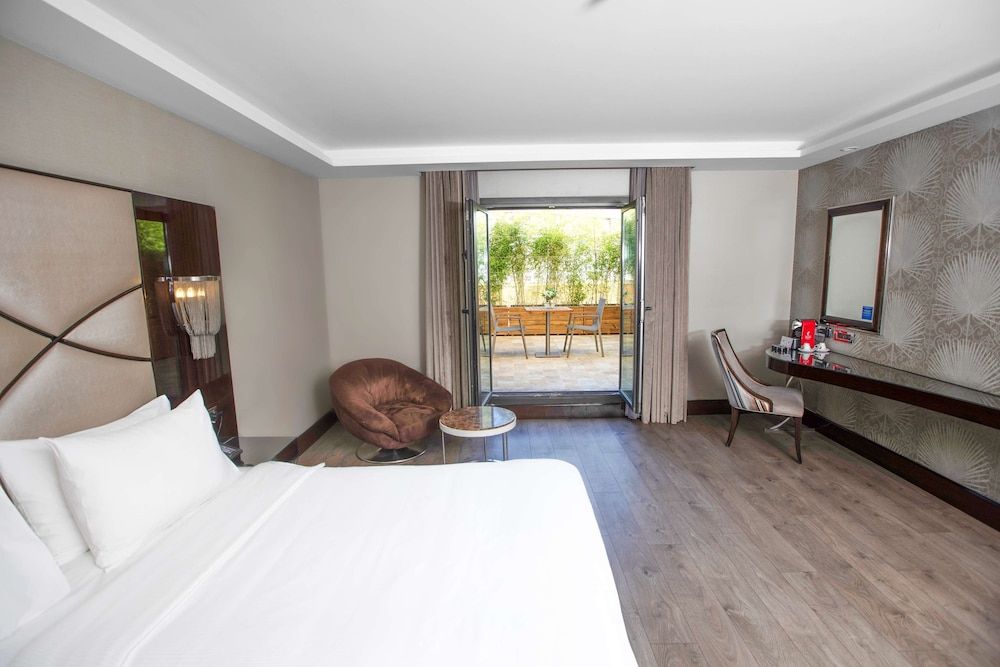 undefined DoubleTree By Hilton Istanbul Gayrettepe 4