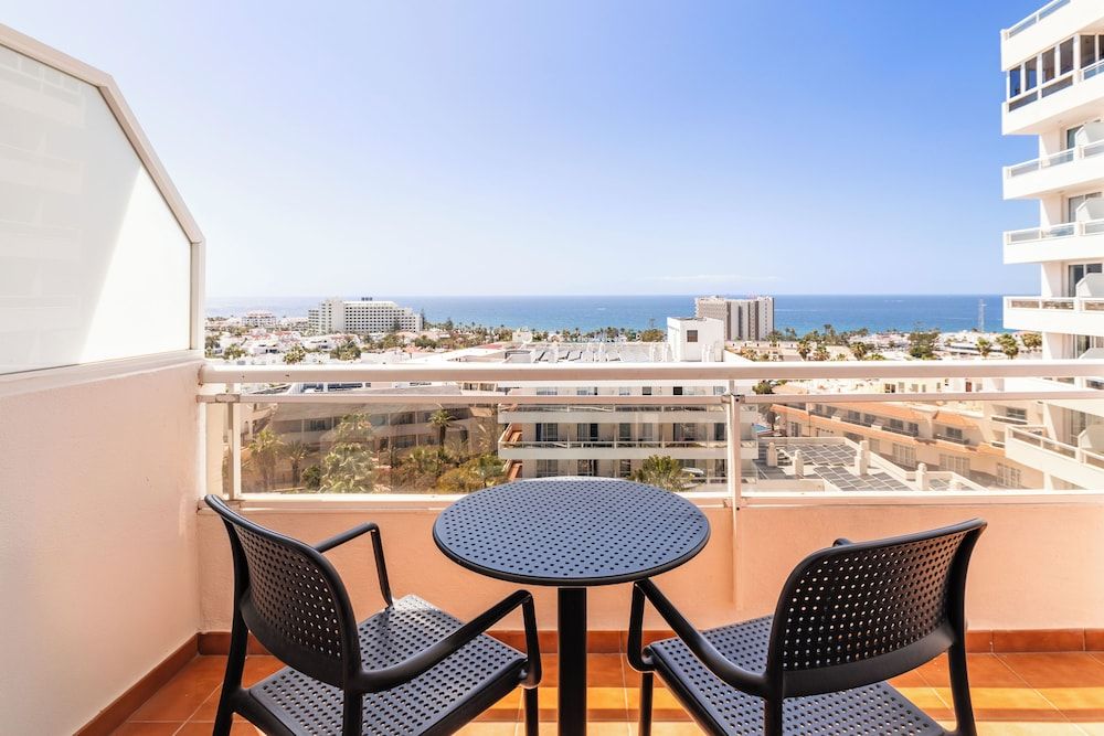 Catalonia Oro Negro Triple Room (3 adults) 4