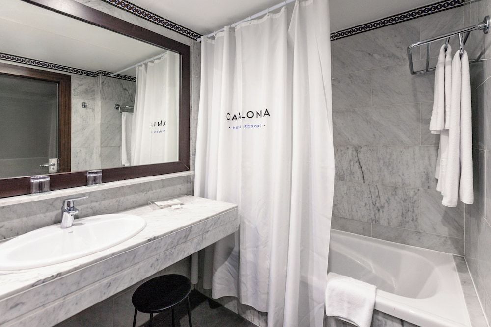 Catalonia Oro Negro Triple Room (3 adults) 7