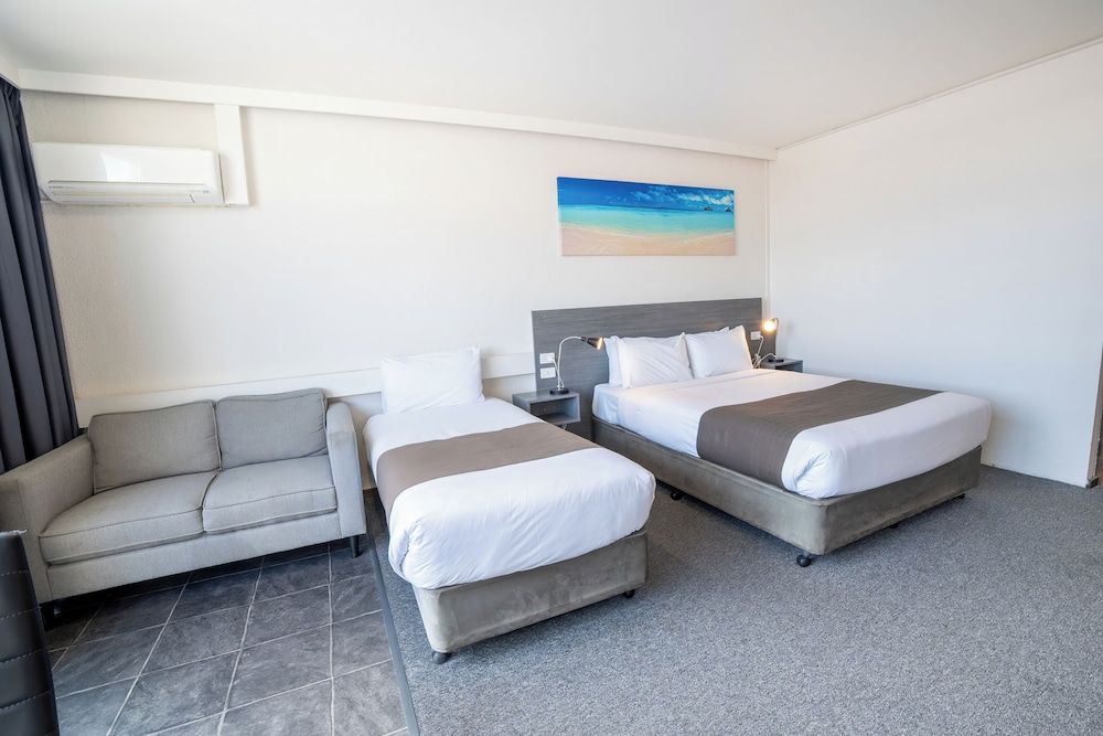 Bayside Hotel Superior Queen Town View 3