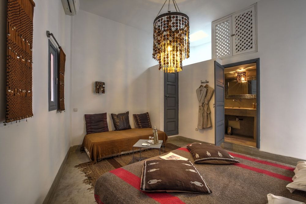 undefined Riad Awa 10