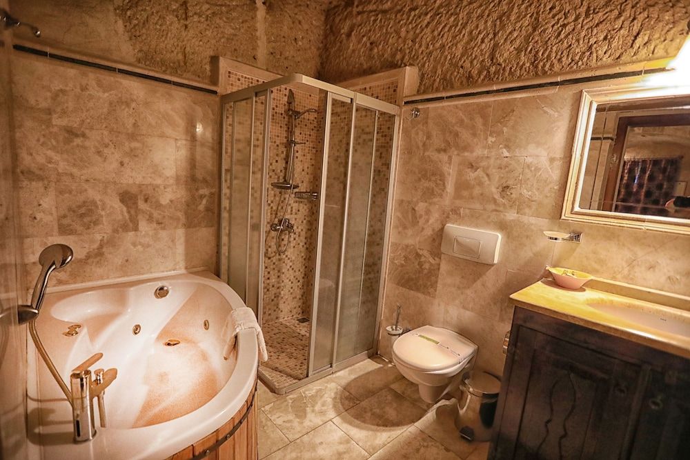 Traveller's Cave Hotel Single or Double Use 4