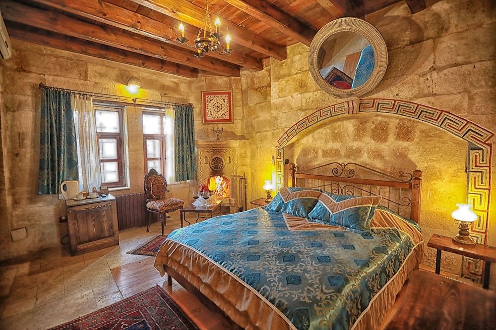 Traveller's Cave Hotel Single or Double Use