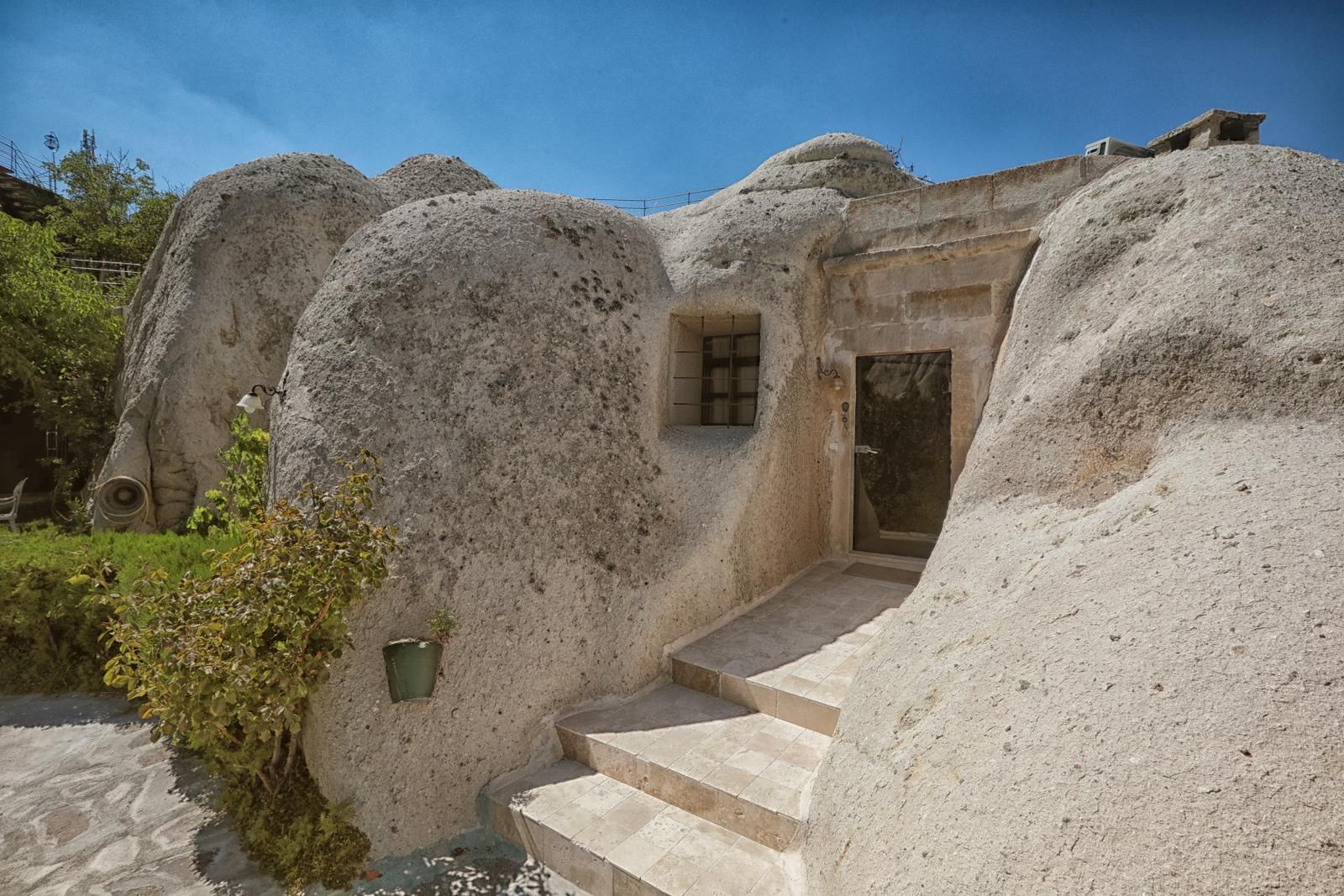 undefined Traveller's Cave Hotel 4