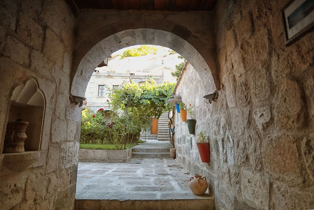 undefined Traveller's Cave Hotel 5