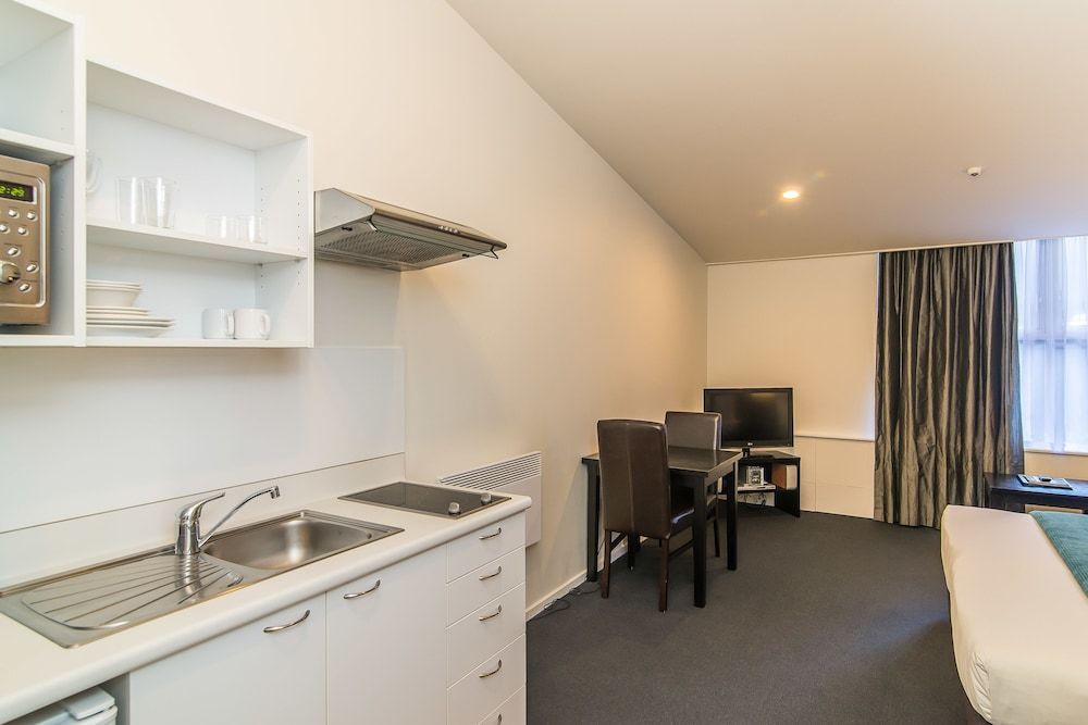 Gilmer Apartment Hotel King Apartment 11