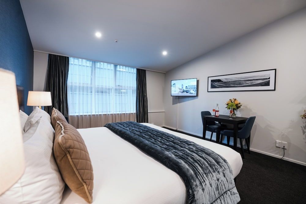 Gilmer Apartment Hotel King Apartment 6