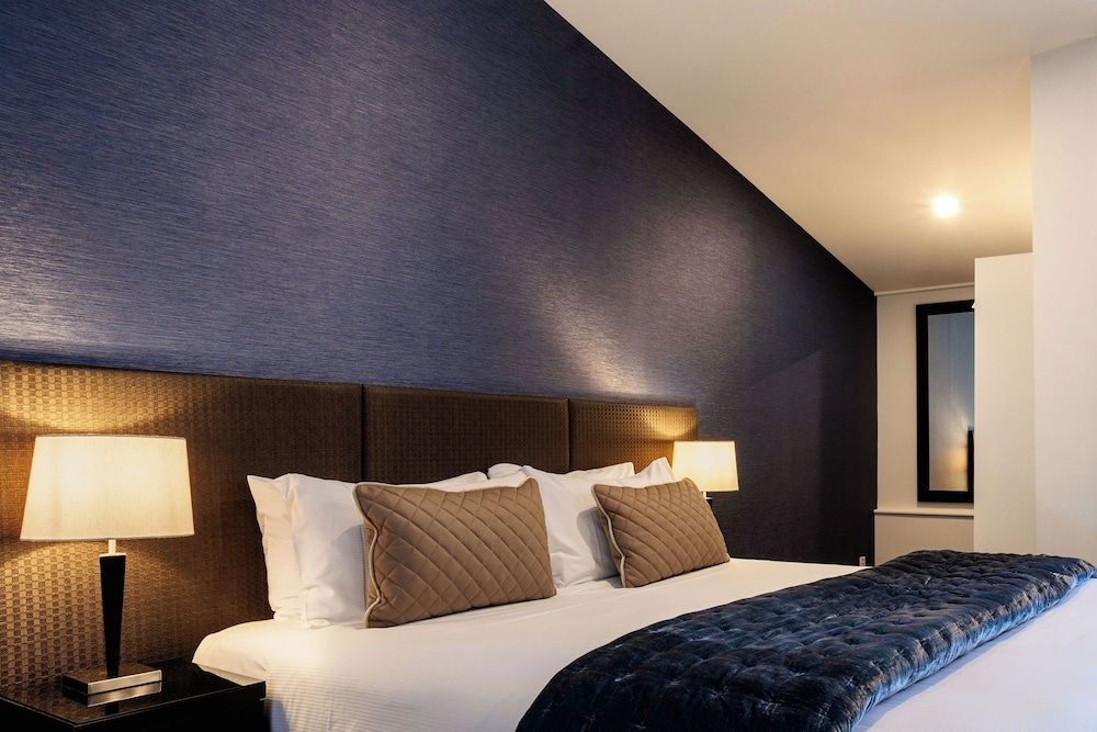 Gilmer Apartment Hotel King Apartment 3