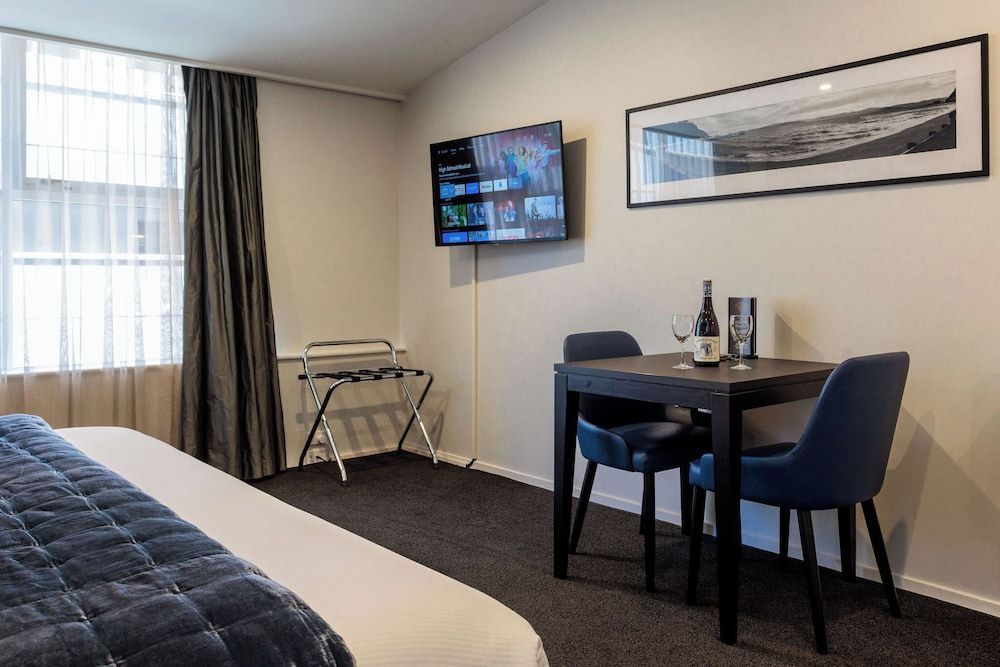 Gilmer Apartment Hotel King Apartment 12