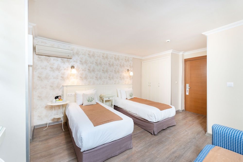 Mr. Bird Hotel Economy Double or Twin Room 4