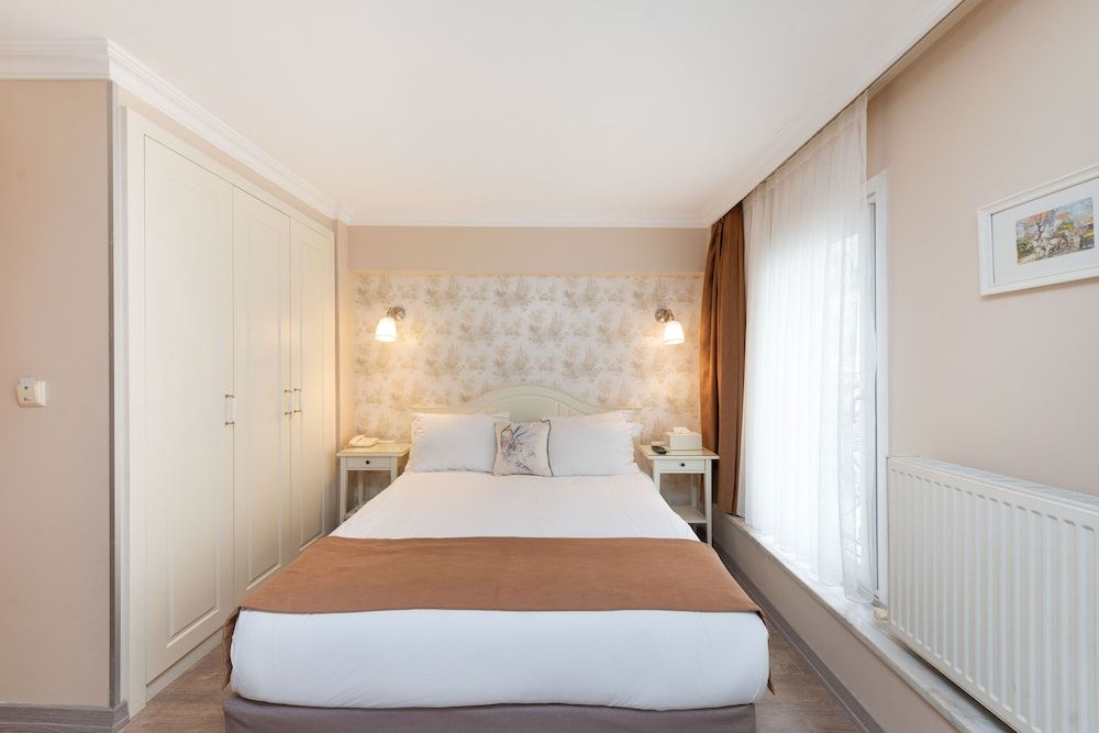 undefined Mr. Bird Hotel 2