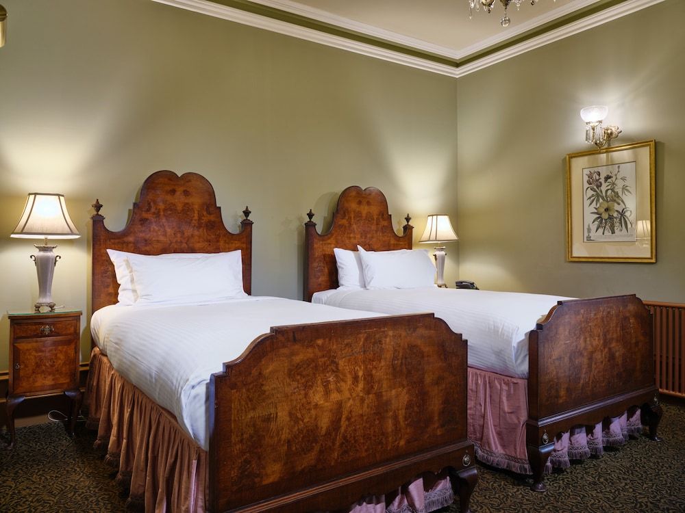 Craig's Royal Hotel Classic Room 3