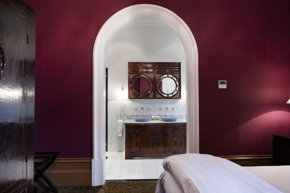 Craig's Royal Hotel Classic Room, 1 Queen Bed 11